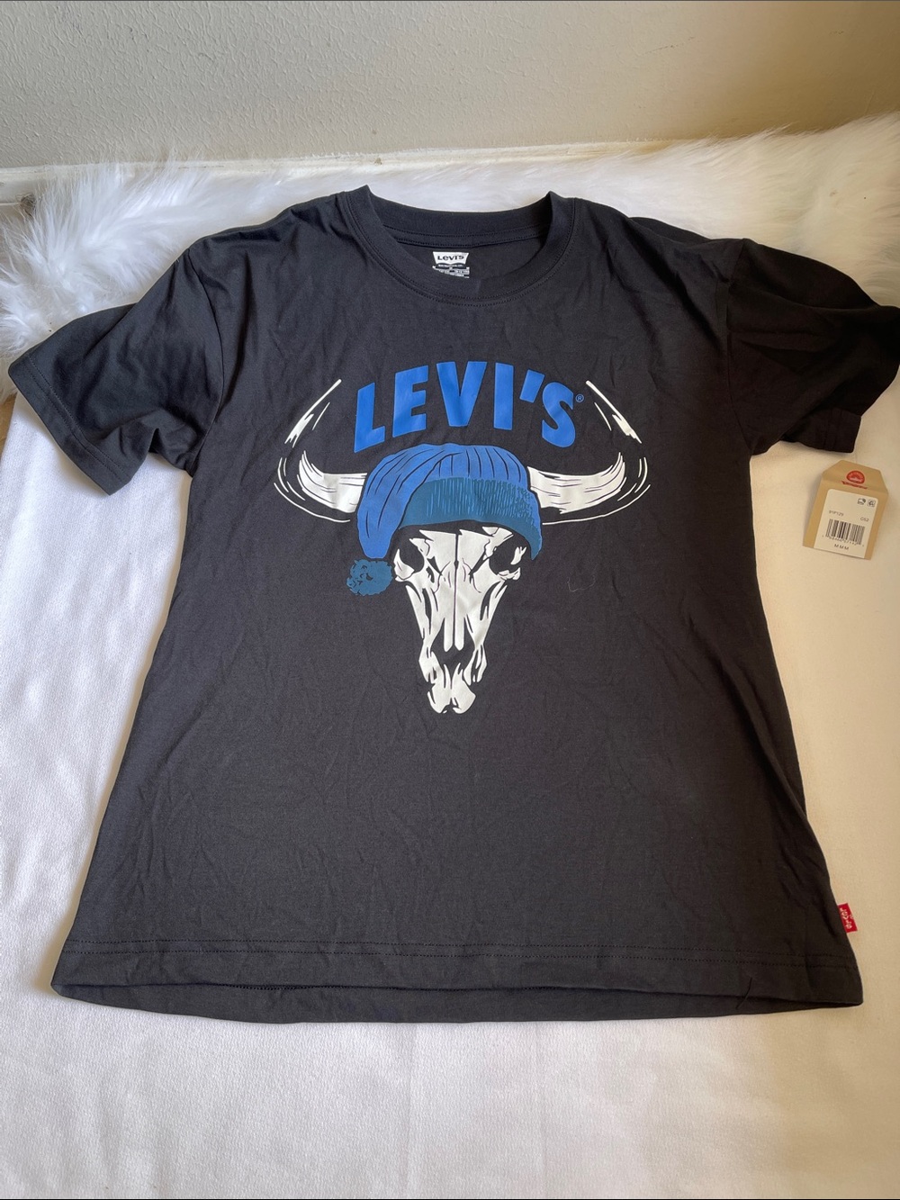 Levi's Boys Black Festive Steer Head Graphic T- Shirt. NWT